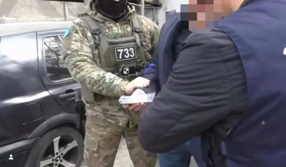 Жамбыл облысында 5 млн теңге бопсалаған қоғамдық белсенді ұсталды