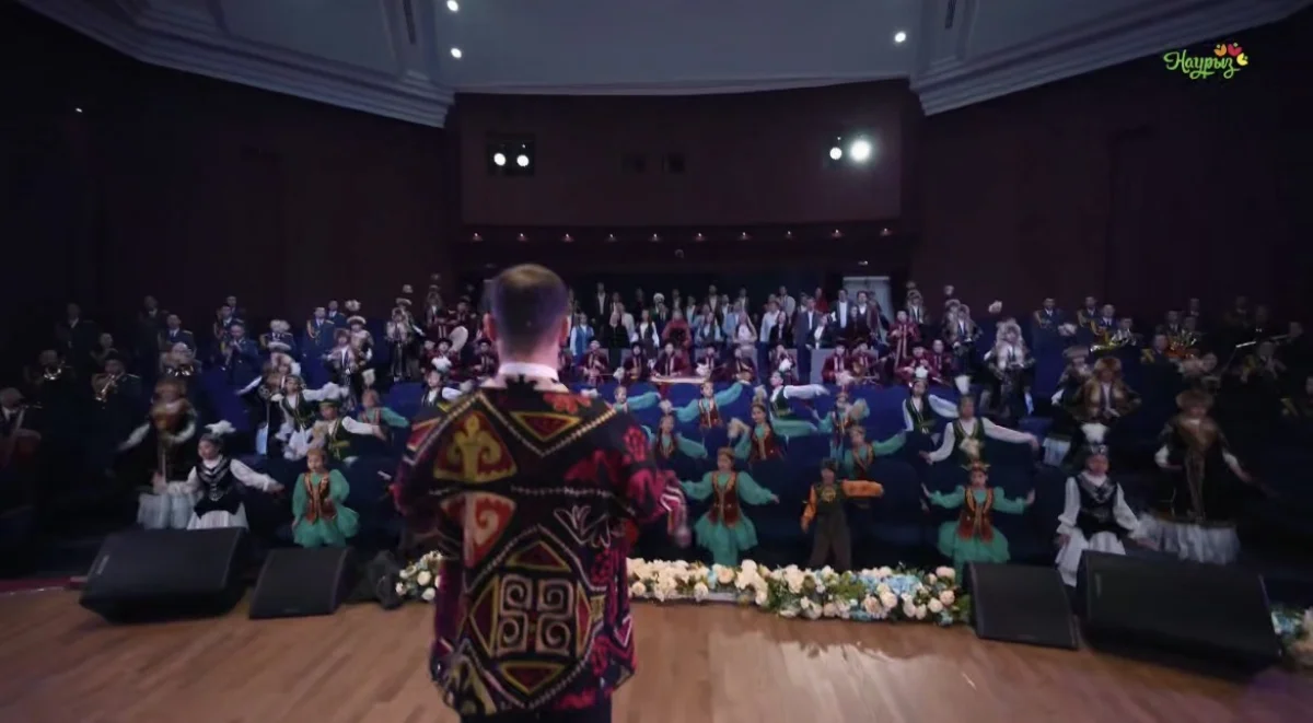 Әскери ансамбль қазақстандықтарды «Наурыз» әнімен құттықтады (ВИДЕО)