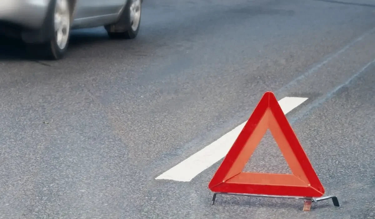 Абай облысында мас жүргізуші бірнеше көлікке зақым келтірді