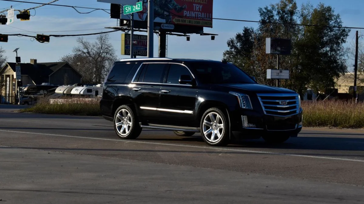 Павлодарда Cadillac Escalade көлігінің 34 млн теңгеден астам «қарызы бар» болып шықты