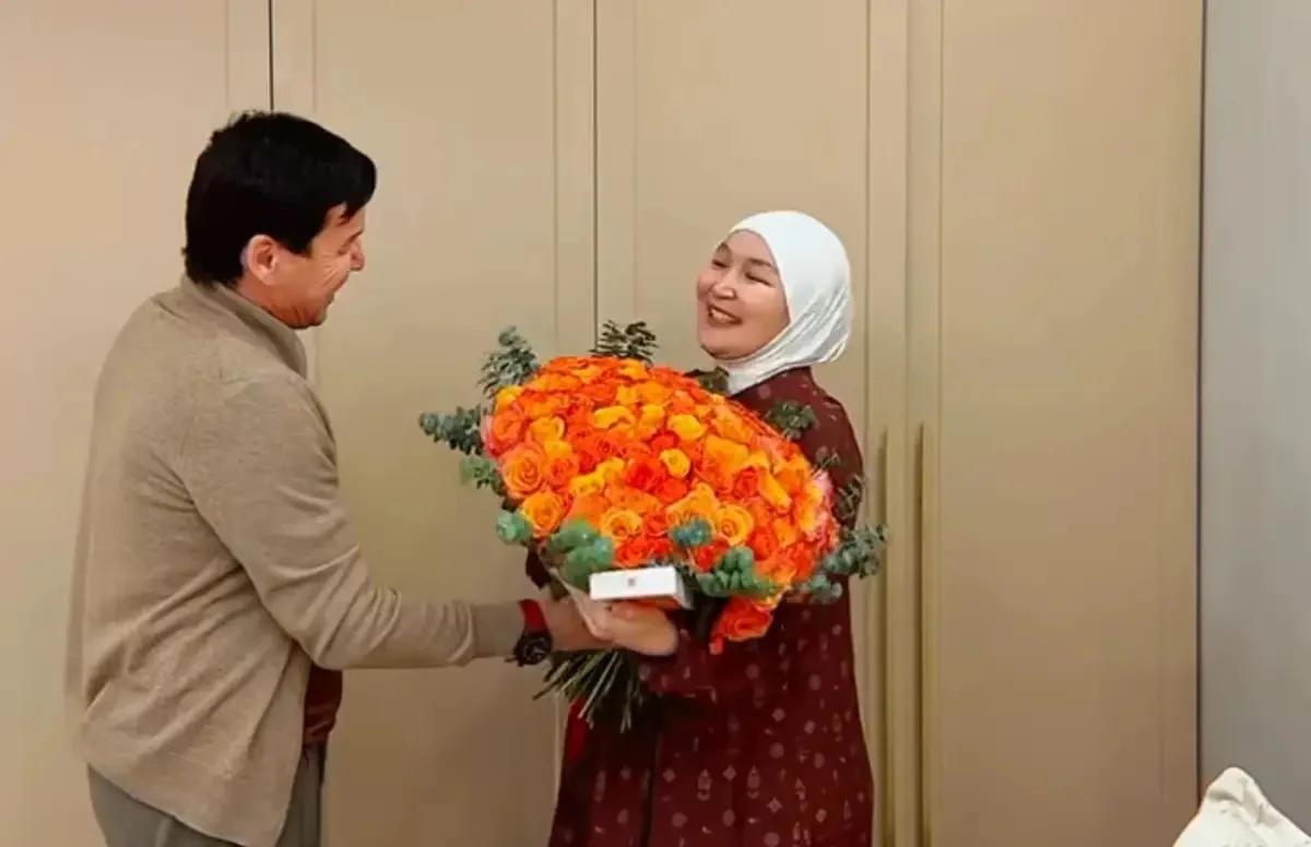 Қазақстандық әнші Абай Бегей сегізінші рет әке атанды