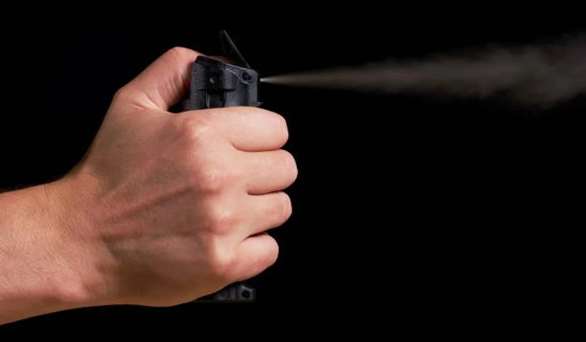 Өскеменде жасөспірім автобустың ішіне бұрыш спрейін шашып кетті: оның ата-анасы жазаланды