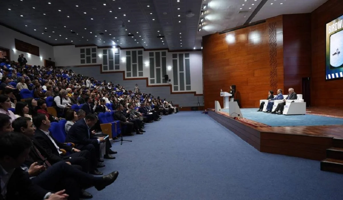 «Суды үнемде – болашақты сақта!»: Астанада студенттерге арнап экологиялық сағат өтті