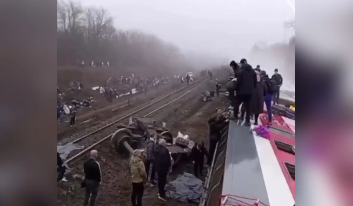 Ресейде жолаушылар пойызы рельстен шығып кетіп, 22 адам зардап шекті