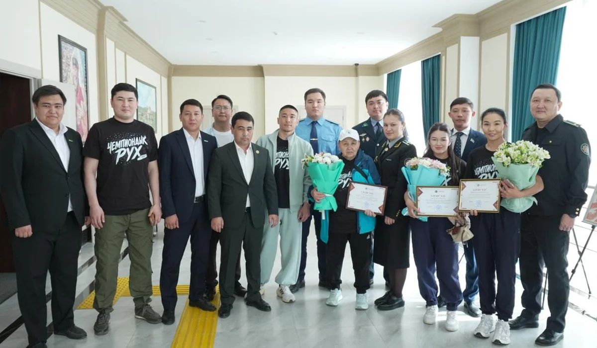 Алматы облысында әлем чемпиондары жастармен бірге ашық жаттығу өткізді