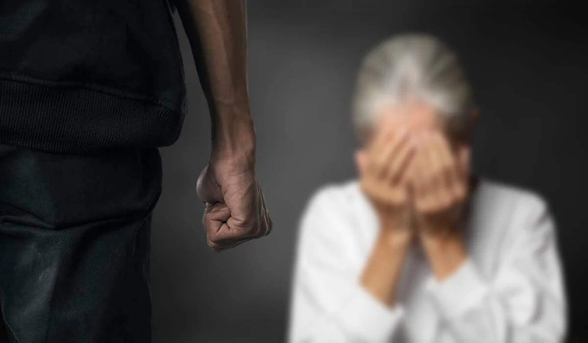 Жамбыл облысында енесін ұрып тастаған ер адам сот алдында жауап берді