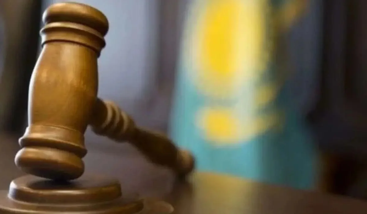 Теміртауда зейнеткерді аяусыз соққыға жыққан жасөспірімдерге сот үкімі шықты