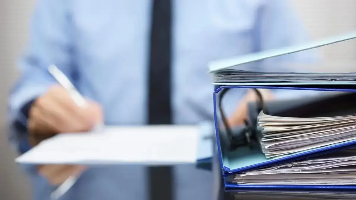 Сот отырысында жалған айғақ берген адвокат пен жәбірленуші жазаланды