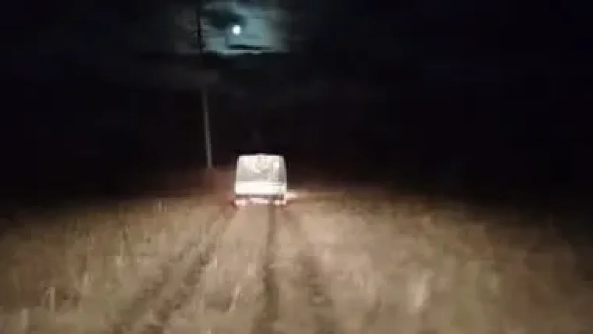 СҚО-да батпақта қалған көліктерден алты адам құтқарылды