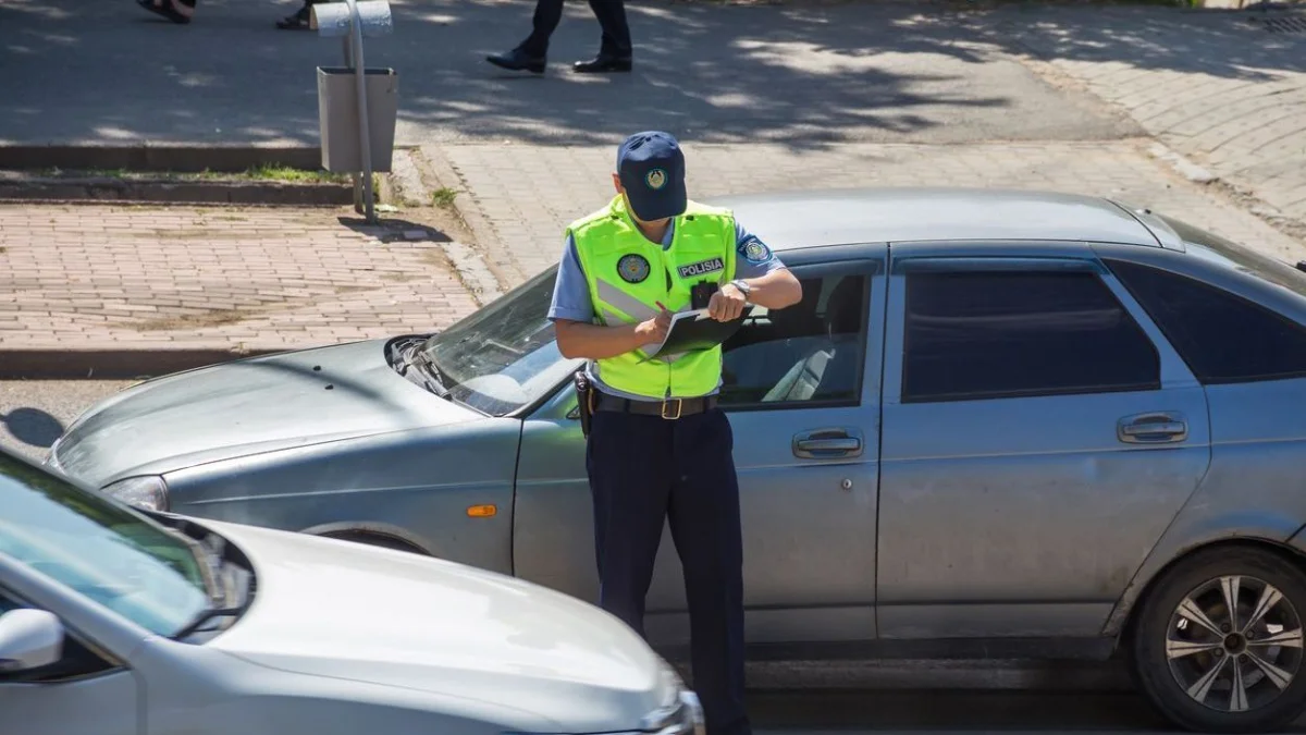 Алматыда жүргізушілер енді өздері күтпеген жағдайда айыппұл арқалауы мүмкін (ВИДЕО)