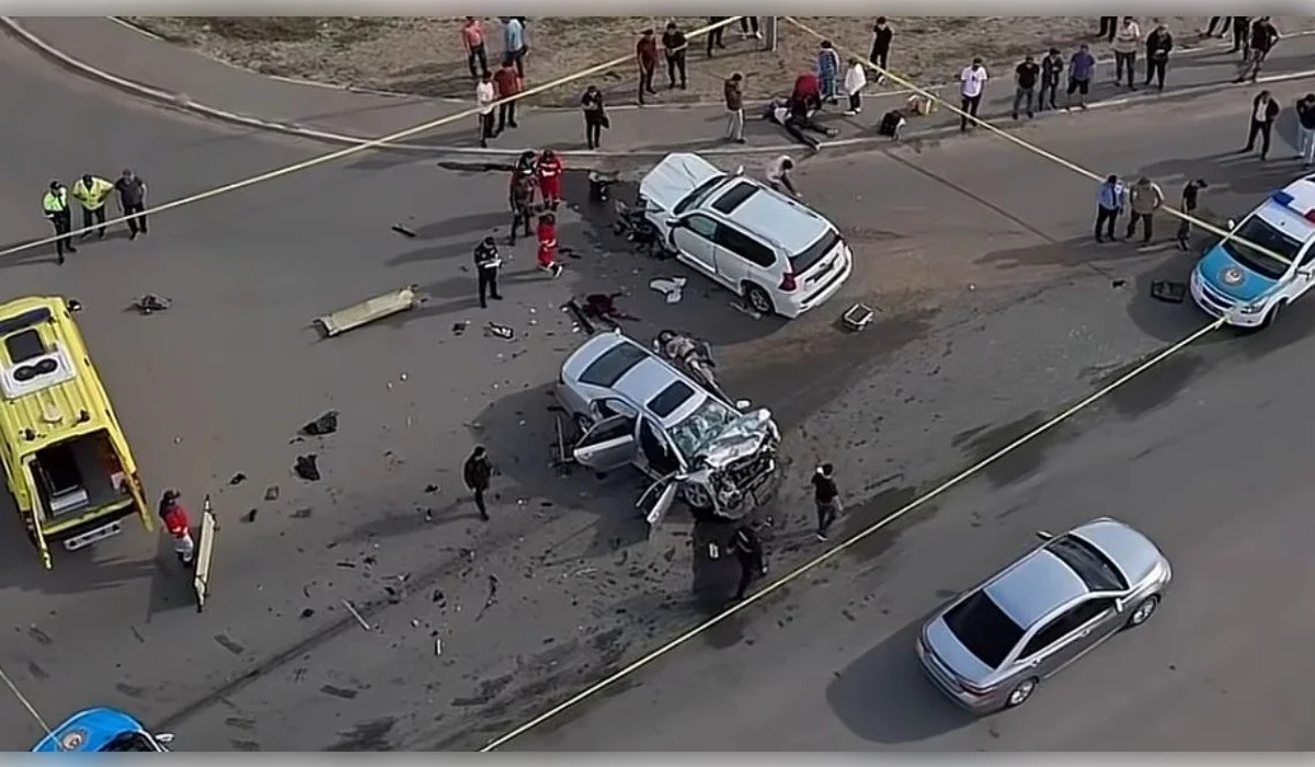 «Қорқынышты фильмнің кадрлары сияқты»: Атырау облысындағы жол апатынан бір адам қаза тауып, жетеуі ауруханаға түсті