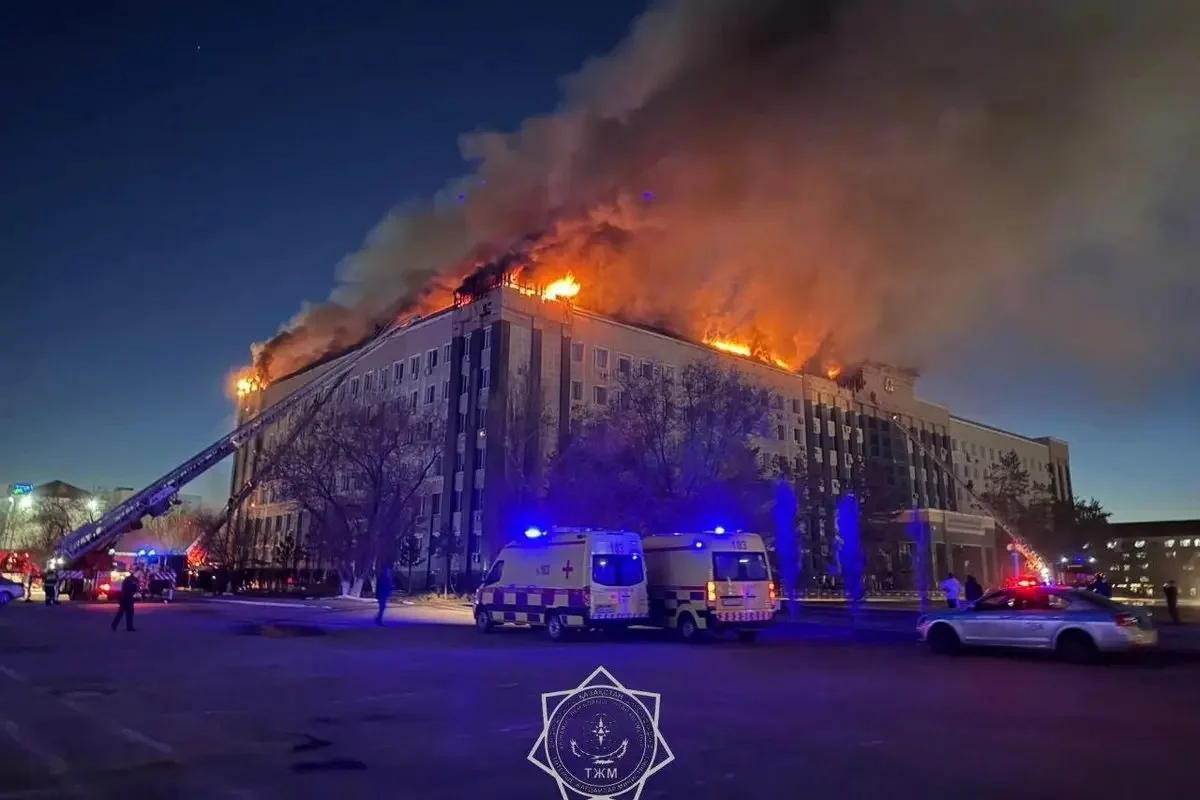 Ақтөбеде облыс әкімдігі ғимаратындағы өрт толық сөндірілді: тергеу тобы құрылды