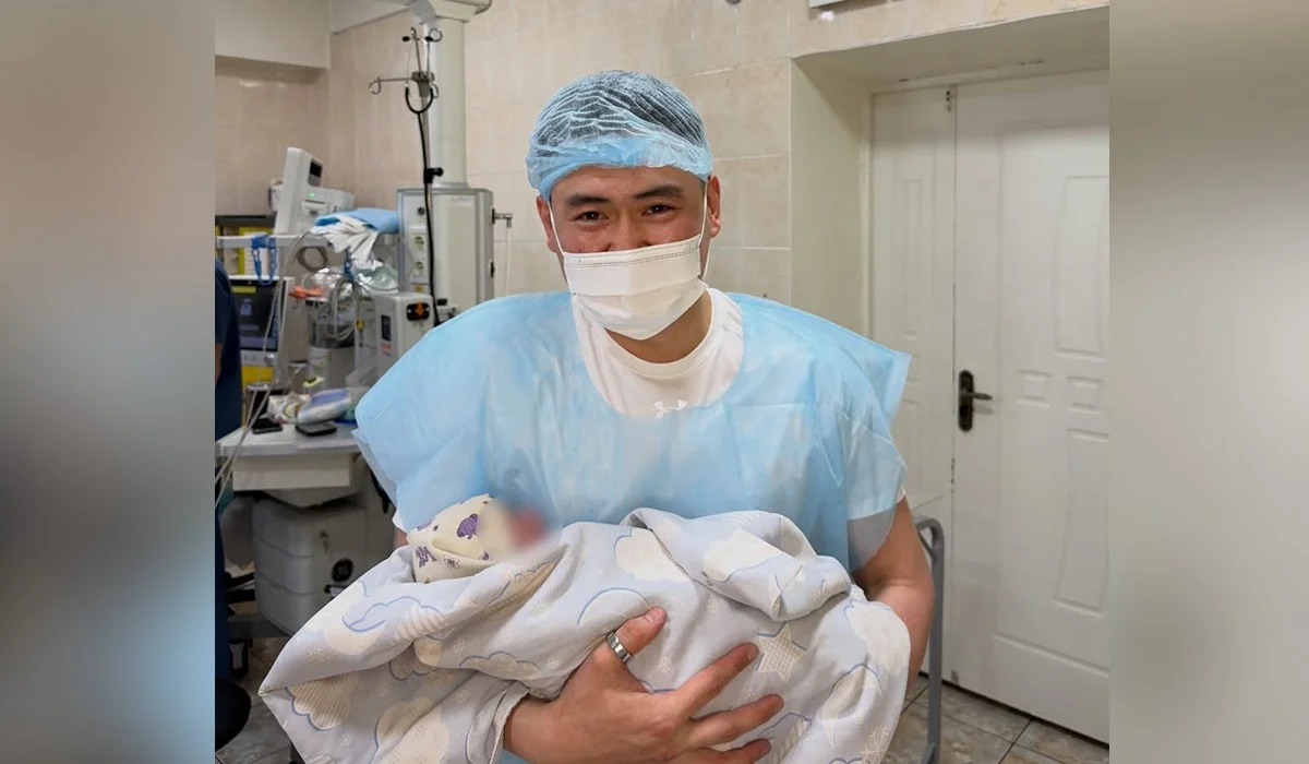 Әнші Төреғали Төреәлі жетінші баланың әкесі атанды