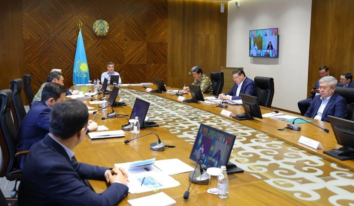 Сәуірде күн +35 градусқа дейін ысиды – осыған байланысты Олжас Бектенов «галстуксыз» кездесу өткізді