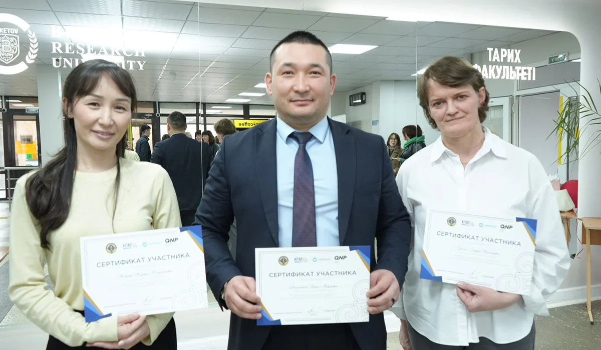 Қарағандының мемлекеттік қызметшілері «Кітап оқитын ұлт» жобасында кітап оқу мәдениетін көрсетті