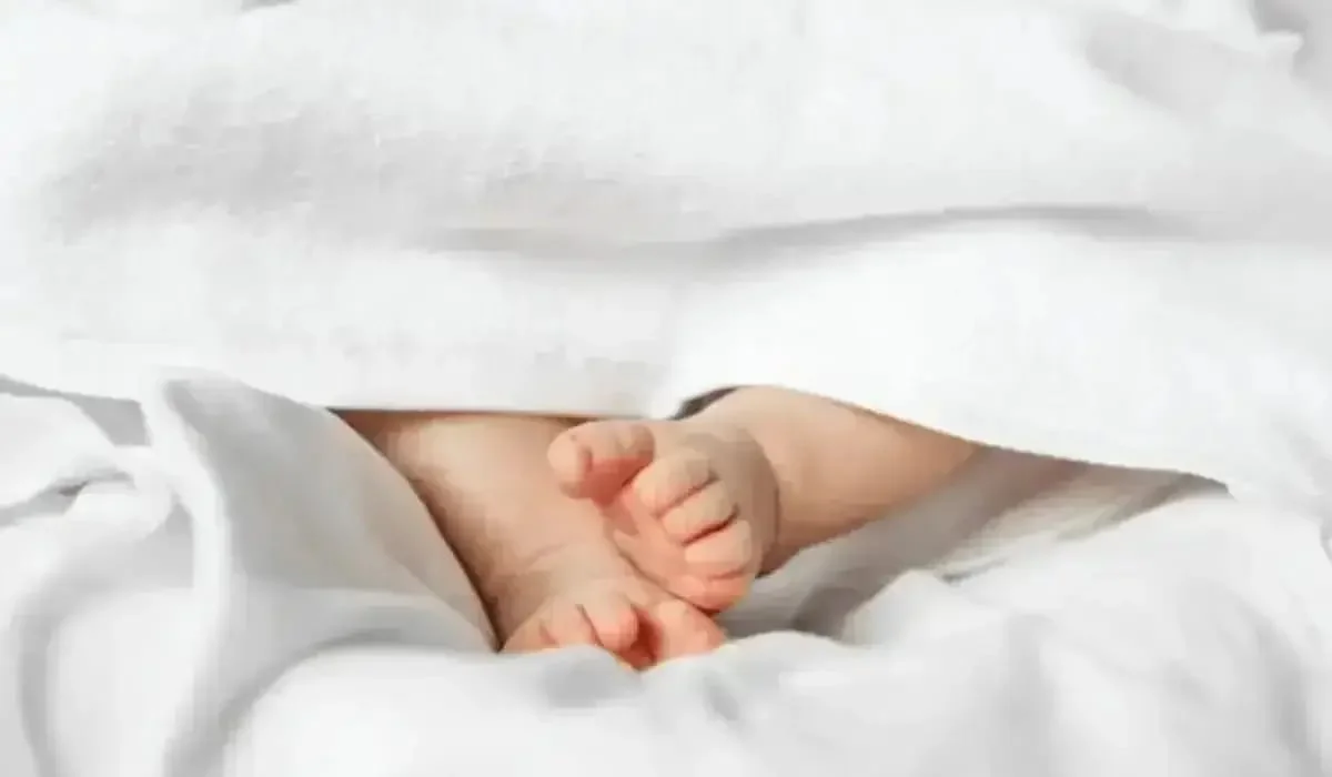 «Салмағы – 5 келі, бойы – 55 сантиметр»: Қостанайда алып қыз бала дүниеге келді