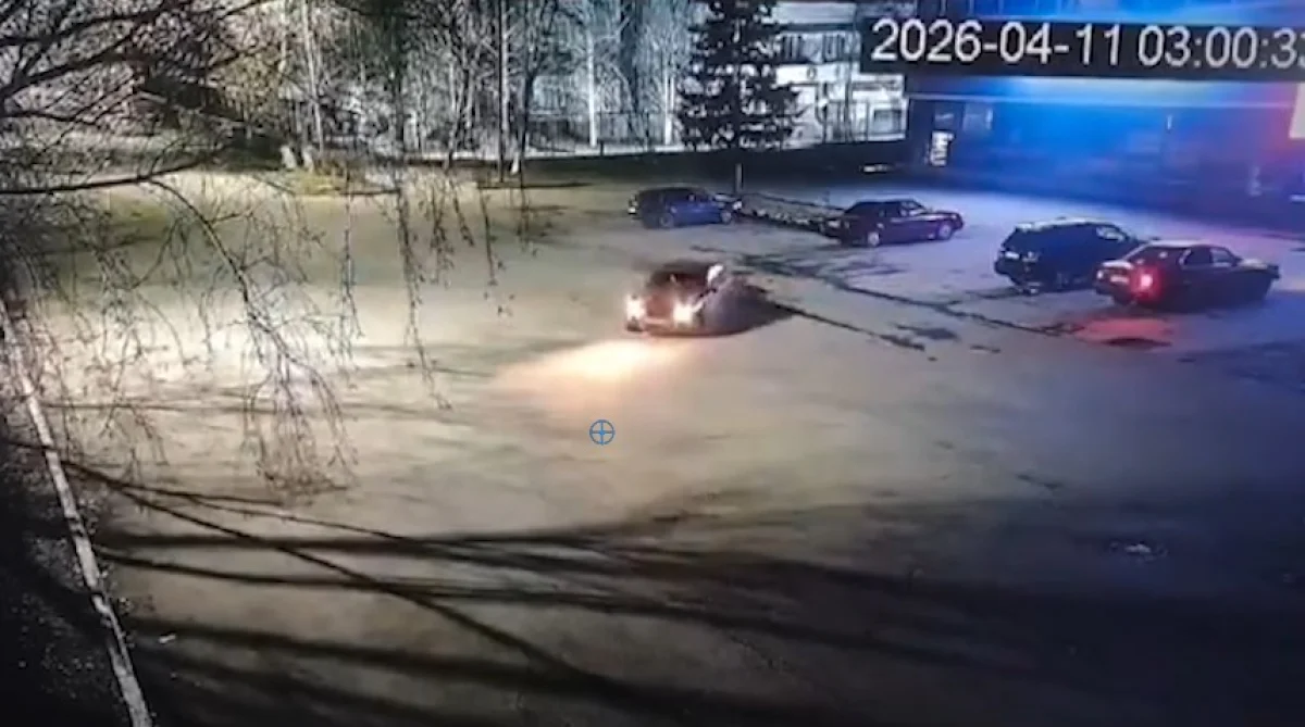 СҚО-да түнгі уақытта көлігімен дрифт жасаған жігіт өзі күтпеген жағдайға тап болды (ВИДЕО)