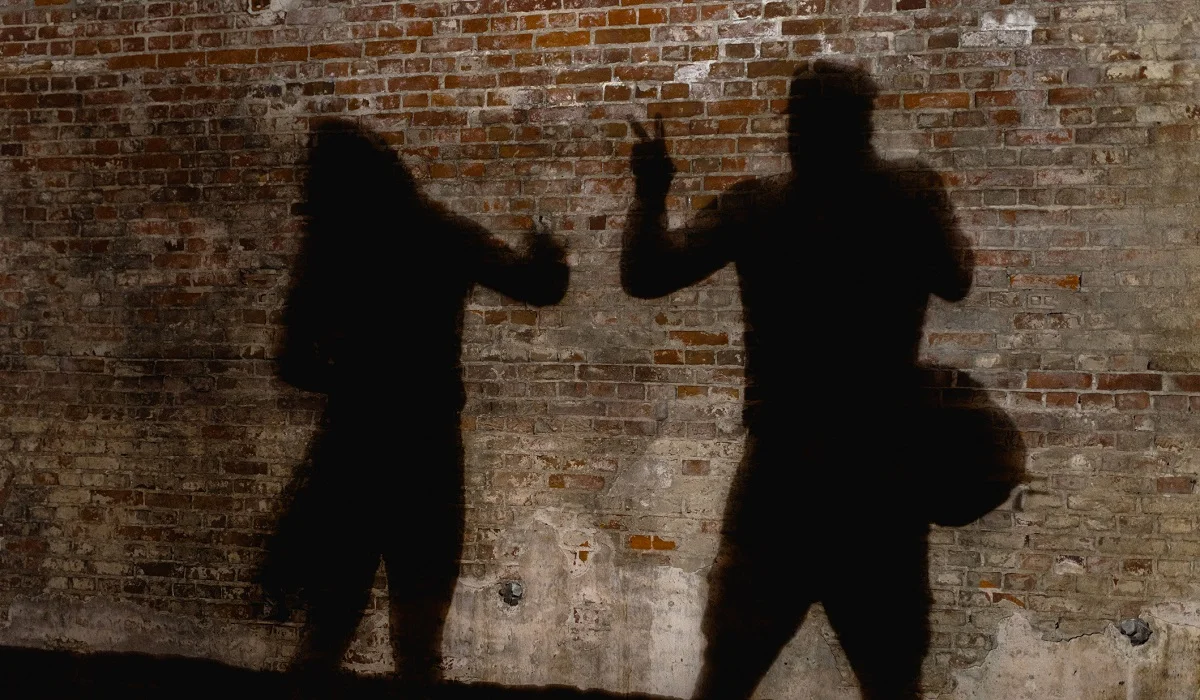 Ақтауда ер адам экс-сүйіктісін ұрып, интимді суреттерін әлеуметтік желіге жариялап жіберген