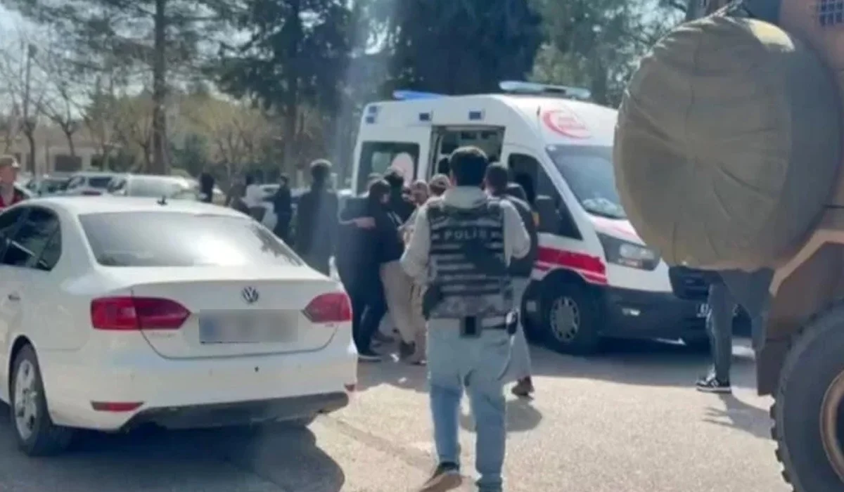 Түркияда басқа мектепке ауысып кеткен жас жігіт наразылық ретінде оқушыларға оқ атқан