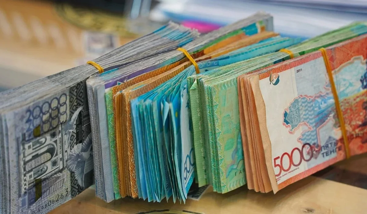 Алматы облысында ата-аналар балаларына 500 млн теңге қарыз болып қалған