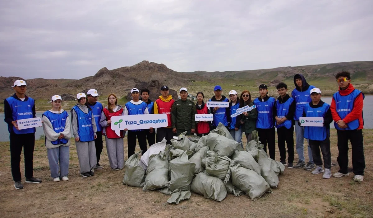 «Таза бейсенбі»: Іле жағасында 9 тоннадан астам қоқыс жиналды