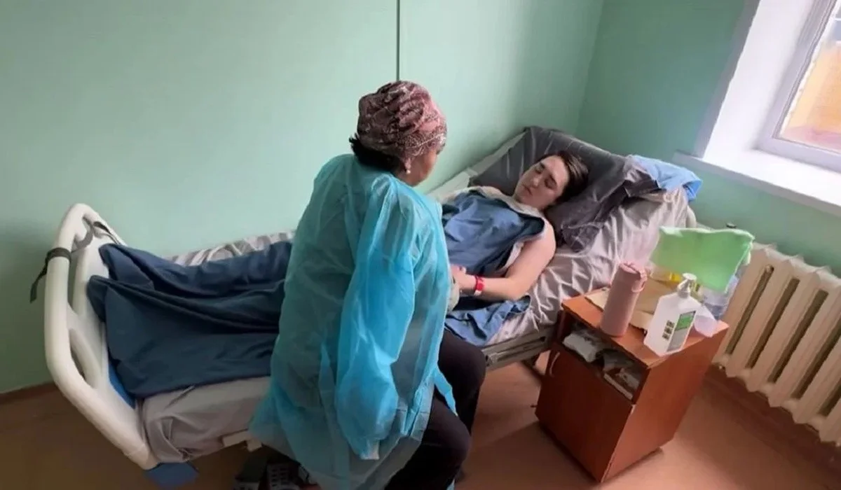 Семейде студент жігіт оқуының ақысын төлеу үшін құрылысқа барып, қолынан айырылған (ВИДЕО)