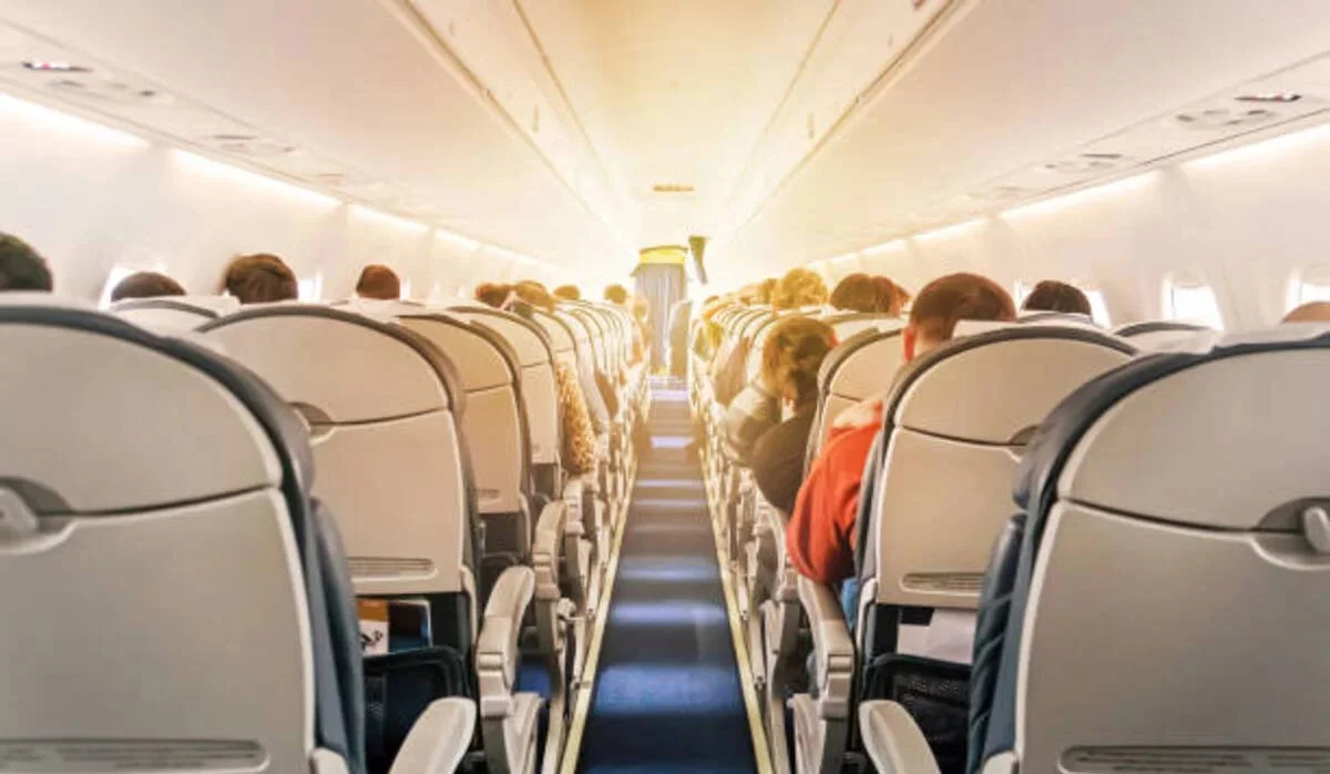 Ақтау әуежайында мас жолаушы рейсіне міне алмай қалды.