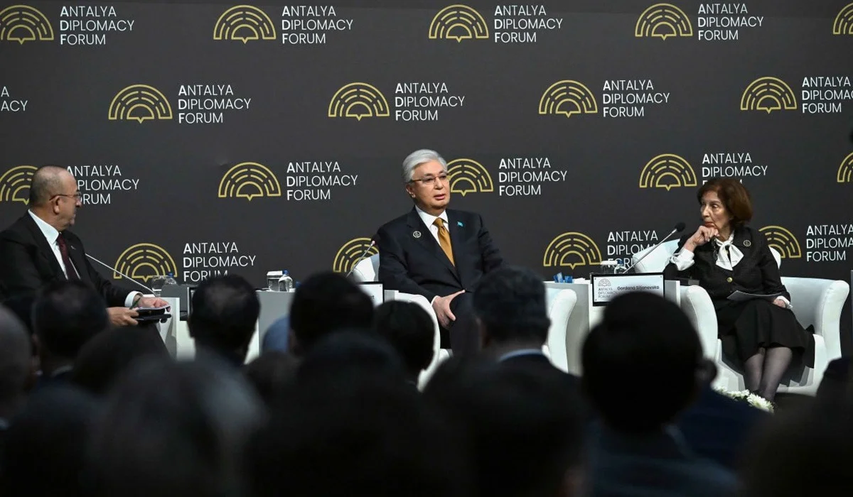 «Мәселенің мәніне үңілгеніміз жөн»: Тоқаев Анталия форумында Таяу Шығыстағы ахуалға қатысты ойын айтты