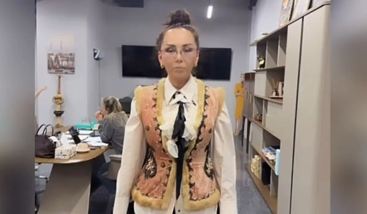 Даулы «Қыз Жібек» қамзолы: министрлік тексеріс бастаса, Баян Алагөзова көпке жауап берді