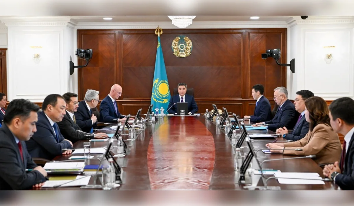 Бектенов Қазақстандағы вокзал мен әуежайлардың басты кемшілігін атады