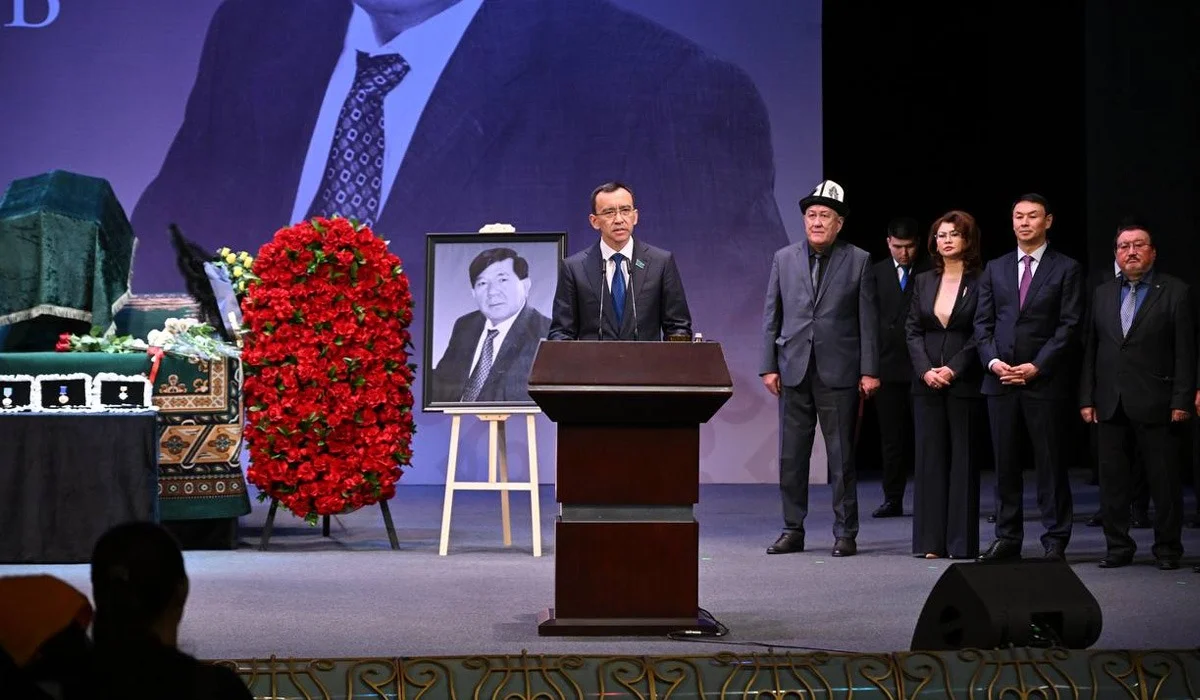 Алматыда Мұхтар Шахановпен қоштасу рәсімі өтіп жатыр