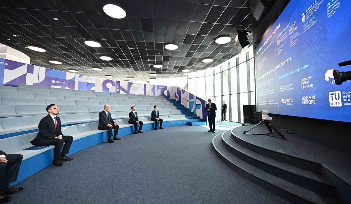 Мемлекет басшысы AI Research University тұжырымдамасының жұмысымен танысты