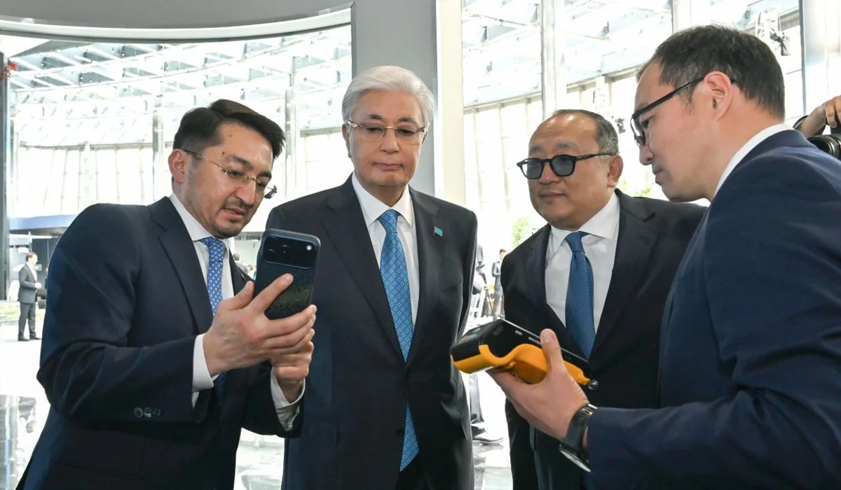 Қазақстандықтар енді криптовалютамен төлем жасай алады  – Тоқаев отандық CryptoPay жүйесін өз көзімен көрді