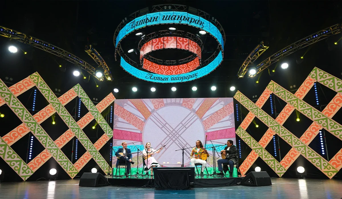 «Алтын шаңырақ»: Астанада «AMANAT» партиясының қолдауымен алғаш рет этносаралық аламан айтыс өтті
