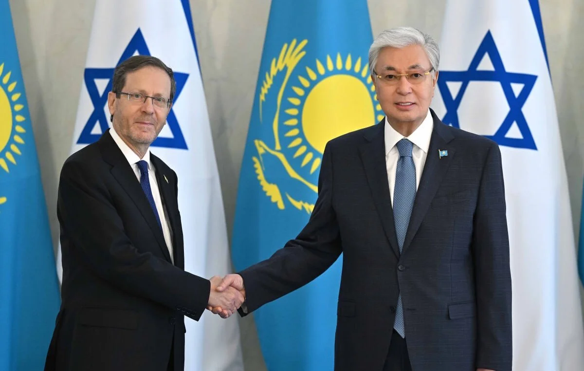 Тоқаев Ибраһим келісімдерін Астанада өткізуді ұсынды, ал Израиль тікелей әуе рейсін ашуға мүдделі