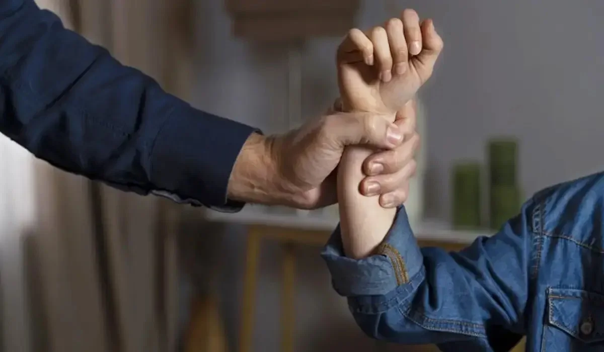 Түркістан облысында туған атасы немересін зорлады деген ақпарат тарады – полиция бұған не дейді