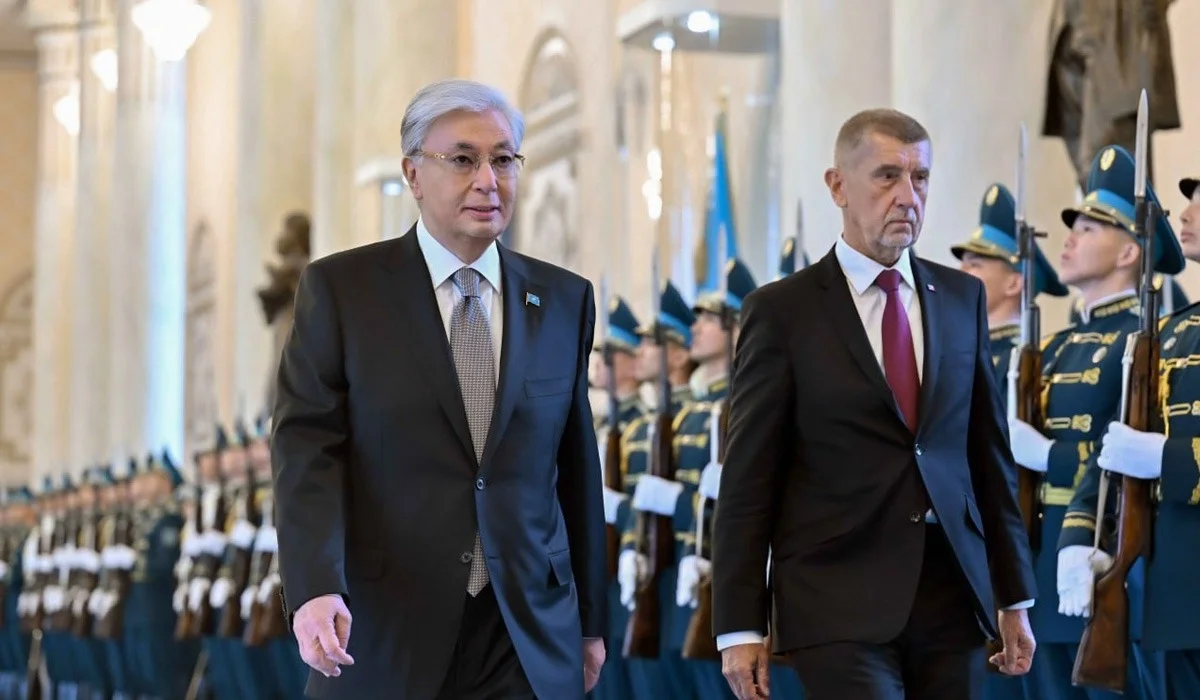 Тоқаев Қазақстанға ресми сапармен келген Чех премьерін Ақордада қарсы алды (ВИДЕО)