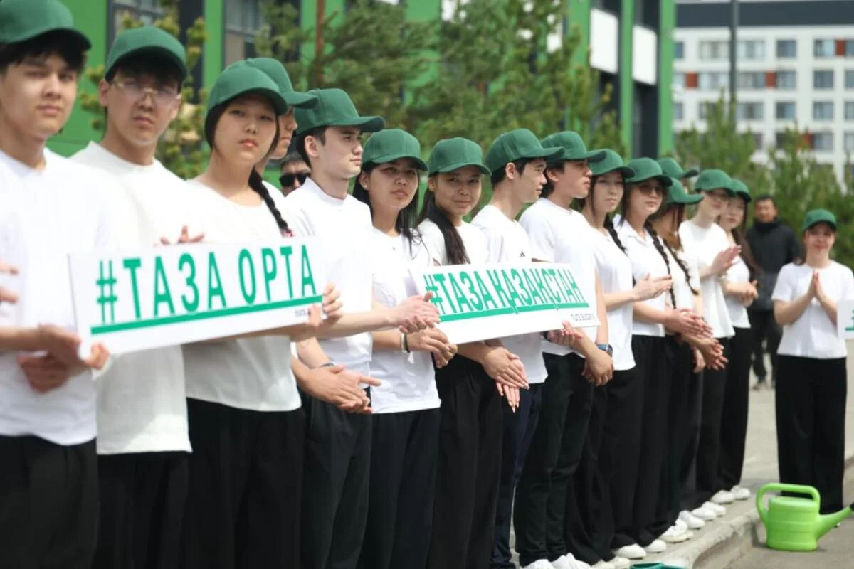 100 мыңнан астам мектеп түлегі елімізді көгалдандыруға атсалысты