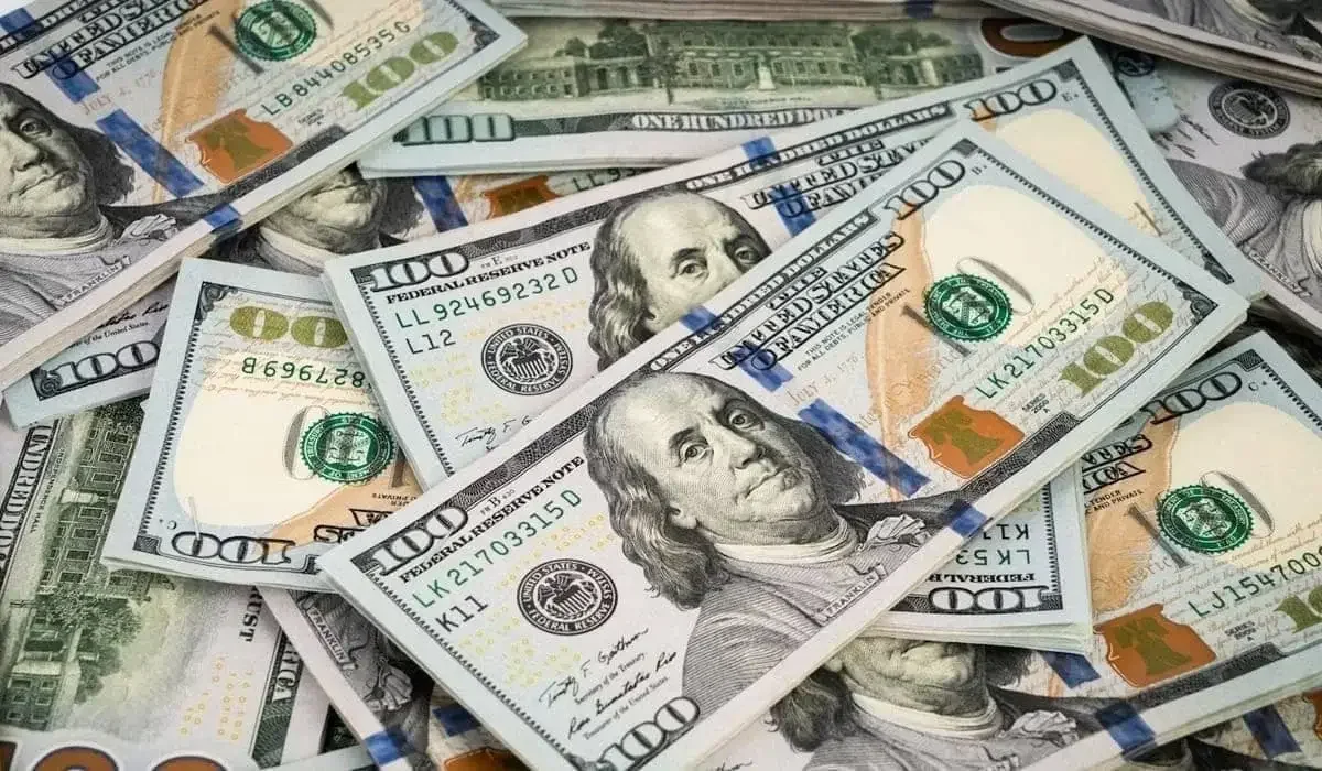 Бішкекте жалған доллар айналымы: қазақстандықтарға сот үкімі шықты