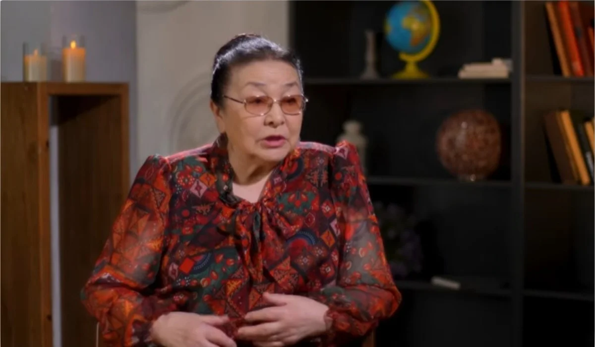 «Баянның үстінен алғаш рет көрдім»: Меруерт Өтекешева жәдігер қамзолға қатысты пікір айтты