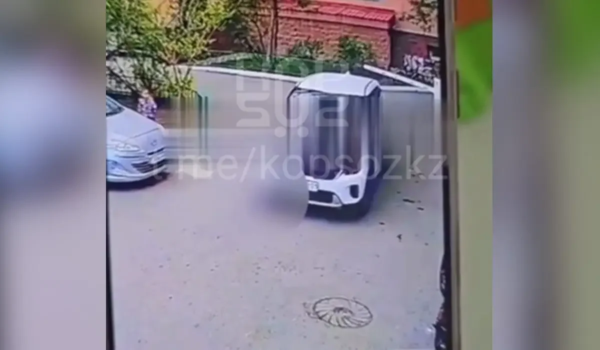 Астанадағы көпқабатты үйдің ауласында бүлдіршінді абайсызда көлігімен басып кеткен жүргізуші қамалған жоқ - ІІМ