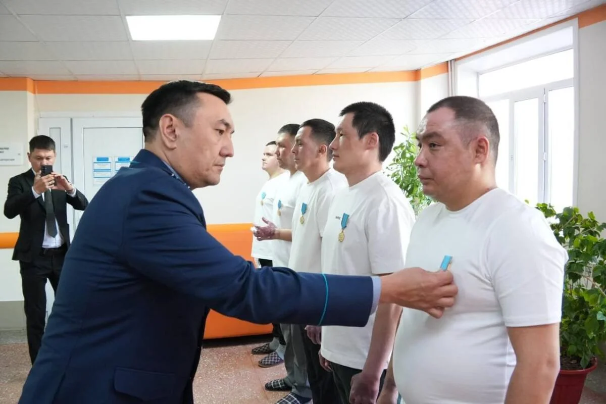 Шахтинскідегі газ жарылысы: адамдарды құтқару кезінде зардап шеккен полицейлер марапатталды