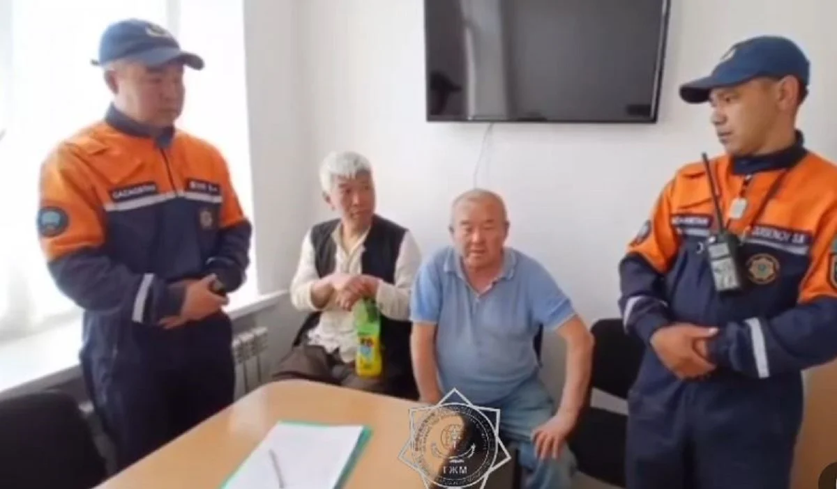 Аягөзде қыдырып жүрген Қытай азаматтары күтпеген қиындыққа ұшырады (ВИДЕО)