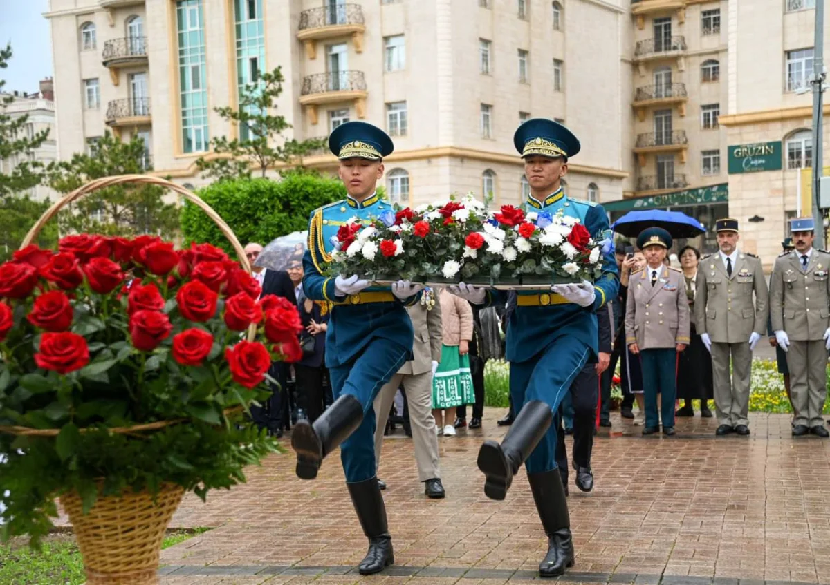 Франция елшілігі қазақстандық майдангерлердің рухына тағзым етті