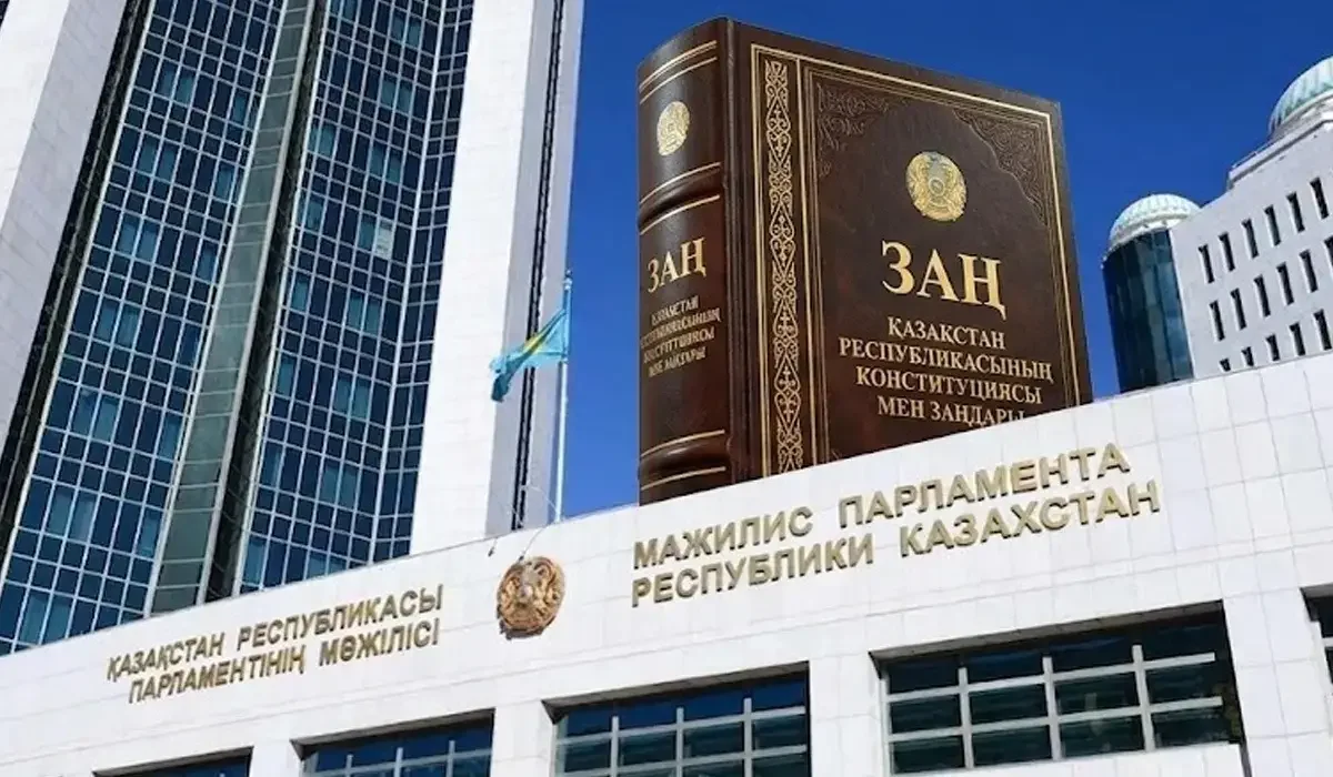 Әрі әкім, әрі депутат бола алмайды: Сайлау заңына қандай шектеулер енгізілді