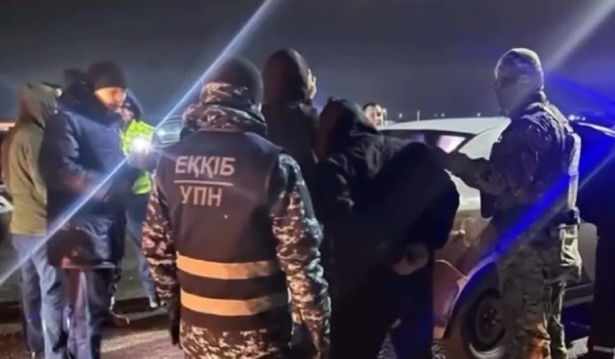 Атырау тұрғыны аса ірі мөлшерде есірткі сатпақ болғаны үшін 8 жылға сотталды