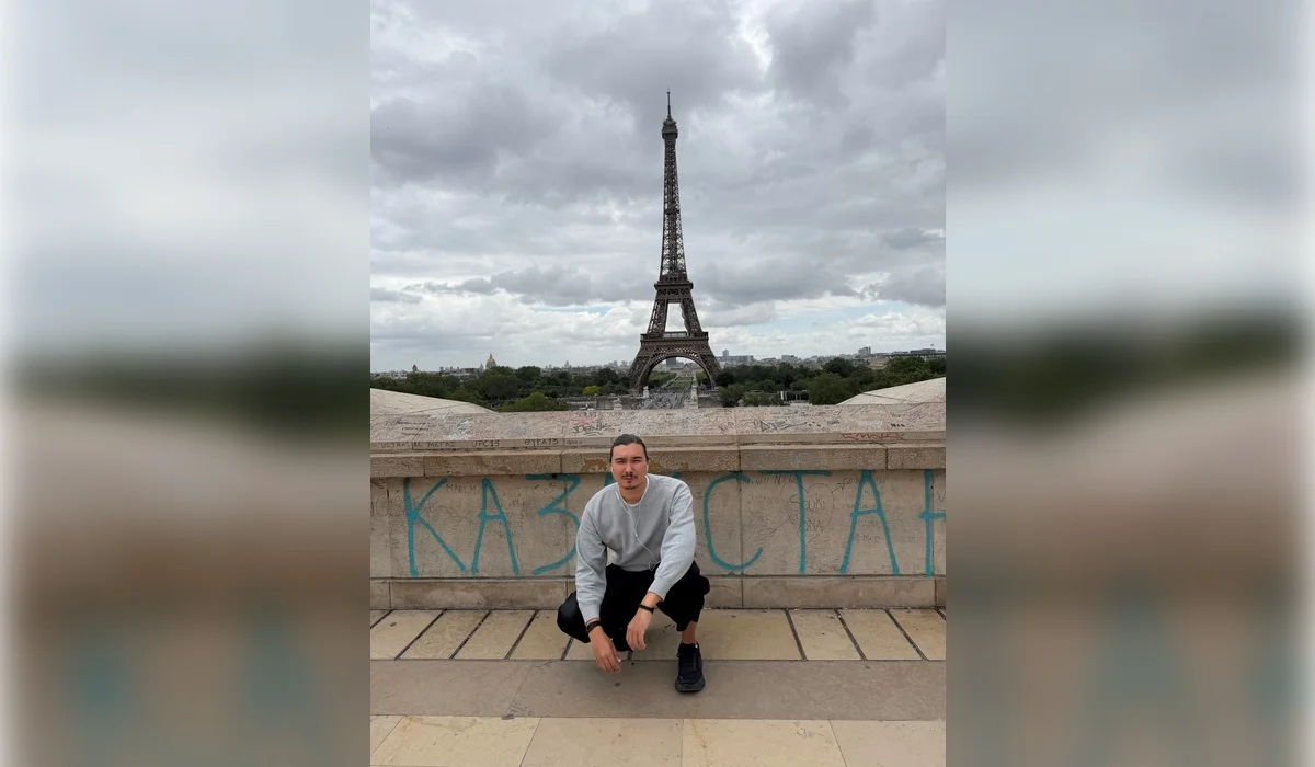 Эйфель мұнарасы жанындағы «Қазақстан» жазуы: СІМ оқиғаға қатысты пікір білдірді