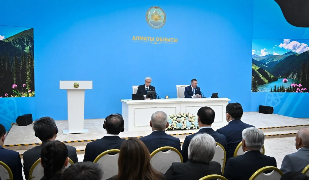 Тоқаев Алатауды дамыту жөніндегі кеңесте Сингапур, Хайнань, Дубай қалаларынан үлгі алу керектігін айтты