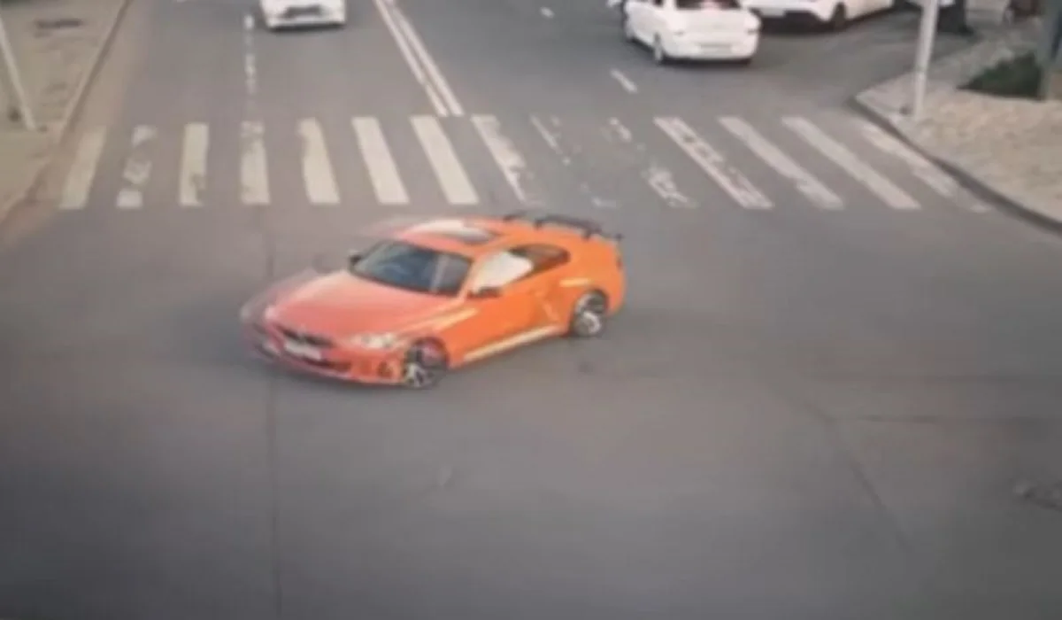 Астанада BMW көлігімен дрифт жасаған шетел азаматы жарты айға түрмеге қамалды (ВИДЕО)