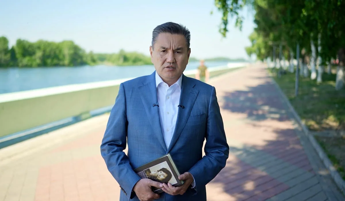«Кітап оқитын ұлт» жобасы: Ұлытау әкімі әйгілі «Кербұғы» шығармасын оқуды ұсынды